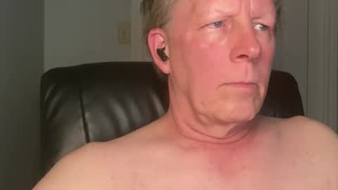 Snapshot of eddygl1968 chatting on 06-03-26, 01:41 Eddy online show from 06-03-26, 01:41