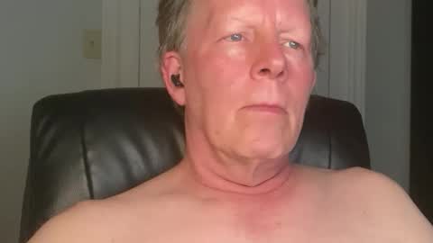 Snapshot of eddygl1968 chatting on 06-04-26, 02:50 Eddy online show from 06-04-26, 02:50