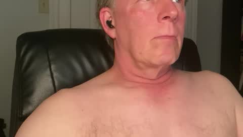 Snapshot of eddygl1968 chatting on 06-08-26, 01:50 Eddy online show from 06-08-26, 01:50