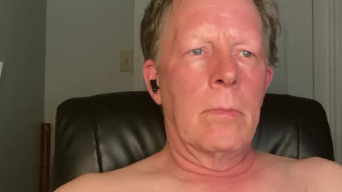 Snapshot of eddygl1968 chatting on 06-15-26, 02:25 Eddy online show from 06-15-26, 02:25