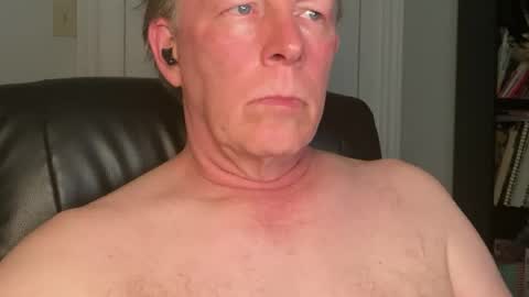 Snapshot of eddygl1968 chatting on 06-17-26, 02:25 Eddy online show from 06-17-26, 02:25