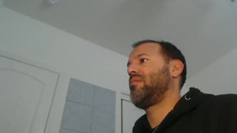 Snapshot of edge_masters chatting on 12-11-24, 08:28 EdgeM online show from 12-11-24, 08:28