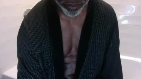 Snapshot of edgingdaddy chatting on 05-23-26, 11:47 Dad online show from 05-23-26, 11:47