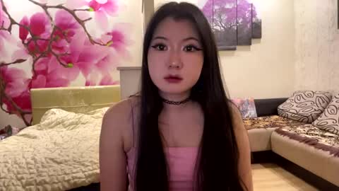 Snapshot of edinabluett chatting on 05-04-26, 10:17 Eri online show from 05-04-26, 10:17