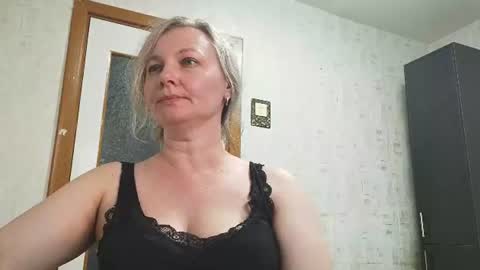 Snapshot of edithmanning chatting on 07-15-26, 05:40 edithmanning online show from 07-15-26, 05:40