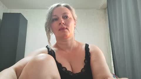 Snapshot of edithmanning chatting on 07-16-26, 05:52 edithmanning online show from 07-16-26, 05:52
