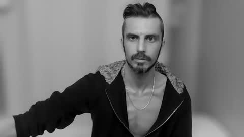 edmonton1985780 online show from 01-05-26, 09:07