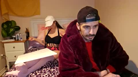 edmonton1985780 online show from 04-12-26, 08:19