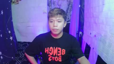 Snapshot of edrianburca052 chatting on 10-25-25, 06:46 urasian chub online show from 10-25-25, 06:46