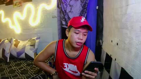 Snapshot of edrianburca052 chatting on 10-27-25, 06:39 urasian chub online show from 10-27-25, 06:39