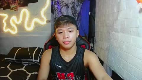 Snapshot of edrianburca052 chatting on 11-06-25, 08:21 urasian chub online show from 11-06-25, 08:21