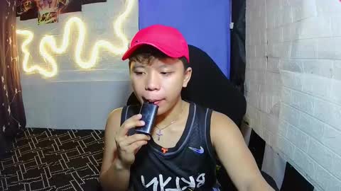 Snapshot of edrianburca052 chatting on 11-26-25, 07:59 urasian chub online show from 11-26-25, 07:59