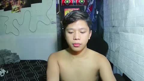 Snapshot of edrianburca052 chatting on 11-30-25, 07:07 urasian chub online show from 11-30-25, 07:07