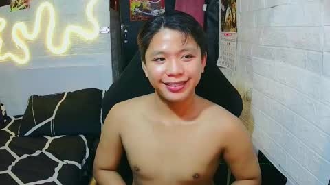 Snapshot of edrianburca052 chatting on 02-16-26, 07:32 urasian chub online show from 02-16-26, 07:32