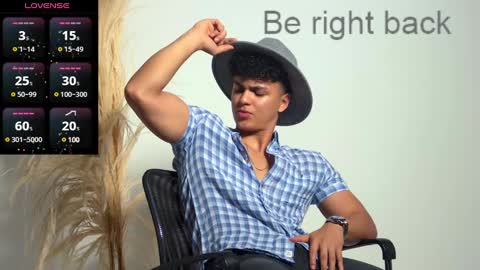 Snapshot of edward__clarck chatting on 12-04-24, 07:28 EDWARD CLARCK online show from 12-04-24, 07:28