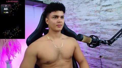 Snapshot of edward__clarck chatting on 01-29-25, 04:36 EDWARD CLARCK online show from 01-29-25, 04:36