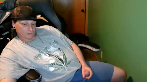 edwardaims_2please online show from 06-11-26, 02:53