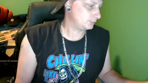 Snapshot of edwardaims_2please chatting on 07-08-26, 01:54 edwardaims_2please online show from 07-08-26, 01:54