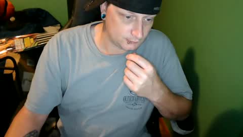 Snapshot of edwardaims_2please chatting on 07-09-26, 02:15 edwardaims_2please online show from 07-09-26, 02:15