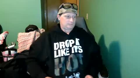 Snapshot of edwardaims_2please chatting on 07-16-26, 02:50 edwardaims_2please online show from 07-16-26, 02:50