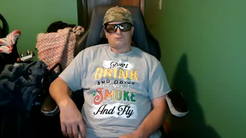 Snapshot of edwardaims_2please chatting on 07-17-26, 03:57 edwardaims_2please online show from 07-17-26, 03:57