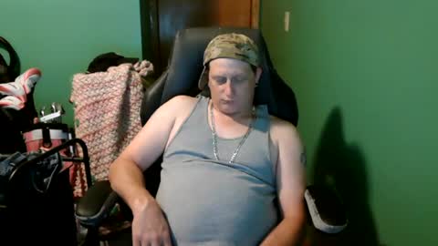 Snapshot of edwardaims_2please chatting on 07-18-26, 04:38 edwardaims_2please online show from 07-18-26, 04:38