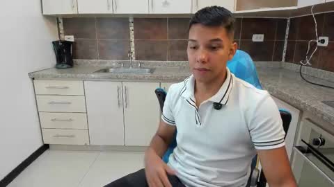 Snapshot of edwin_blaz chatting on 09-25-25, 04:38 edwin blaz. online show from 09-25-25, 04:38