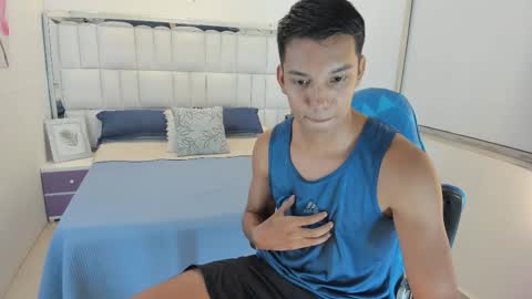 Snapshot of edwin_blaz chatting on 10-10-25, 04:22 edwin blaz. online show from 10-10-25, 04:22