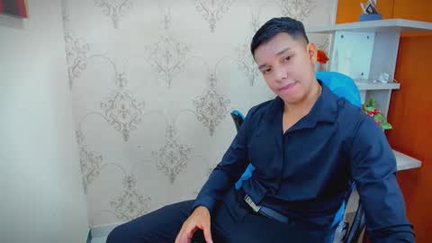Snapshot of edwin_blaz chatting on 10-24-25, 09:22 edwin blaz. online show from 10-24-25, 09:22