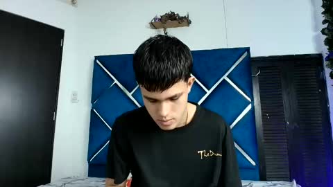 Edwin online show from 06-08-26, 02:17