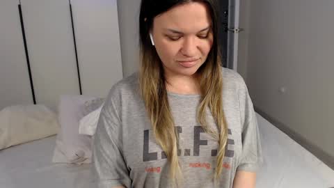 eelena4kiss online show from 02-02-25, 12:24