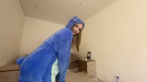 Snapshot of eestipixies chatting on 05-23-26, 09:52 Lili online show from 05-23-26, 09:52