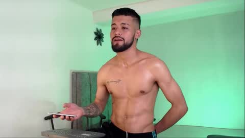 eevil_boys_77 online show from 10-02-25, 12:34