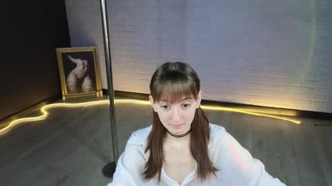 Effie online show from 01-14-26, 01:33