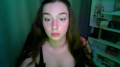 Snapshot of effie_balconii chatting on 09-13-25, 02:28 effie_balconii online show from 09-13-25, 02:28