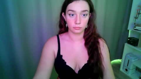 Snapshot of effie_balconii chatting on 09-19-25, 12:39 effie_balconii online show from 09-19-25, 12:39