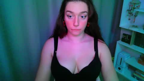Snapshot of effie_balconii chatting on 10-05-25, 01:42 effie_balconii online show from 10-05-25, 01:42