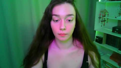 Snapshot of effie_balconii chatting on 05-14-26, 04:03 effie_balconii online show from 05-14-26, 04:03