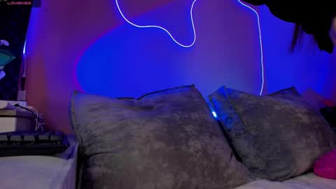 Snapshot of effy_bae chatting on 01-19-25, 05:07 Mila online show from 01-19-25, 05:07