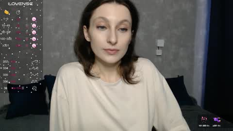 Snapshot of effy_gray chatting on 12-23-24, 07:17 Anna online show from 12-23-24, 07:17