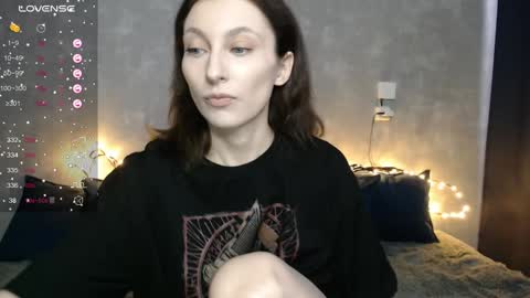 Snapshot of effy_gray chatting on 02-01-25, 06:32 Anna online show from 02-01-25, 06:32