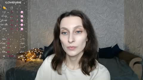 Snapshot of effy_gray chatting on 09-20-25, 05:14 Anna online show from 09-20-25, 05:14