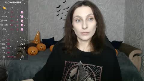 Snapshot of effy_gray chatting on 10-27-25, 05:22 Anna online show from 10-27-25, 05:22