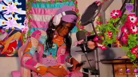 effy_marinn online show from 10-21-25, 02:51