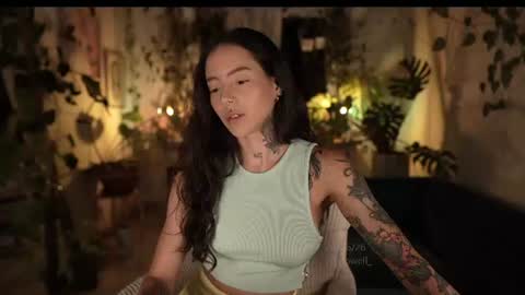 Snapshot of effylowell_ chatting on 06-24-26, 01:59 Effy online show from 06-24-26, 01:59