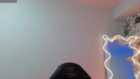 Snapshot of eidan_tay chatting on 04-28-26, 12:43 eidan_tay online show from 04-28-26, 12:43