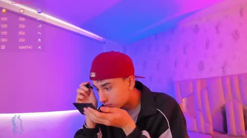 Snapshot of eidan_tay chatting on 05-12-26, 12:35 eidan_tay online show from 05-12-26, 12:35