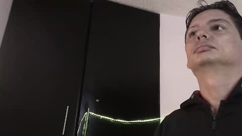 Snapshot of eider122 chatting on 02-01-26, 06:39 EIder online show from 02-01-26, 06:39