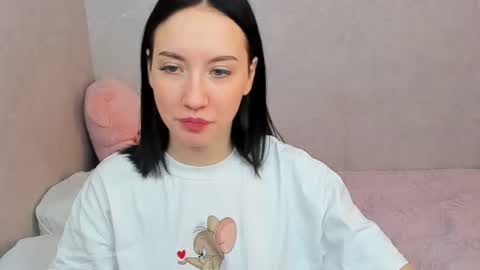 Snapshot of eileenmoores chatting on 03-19-26, 01:04 eileenmoores online show from 03-19-26, 01:04