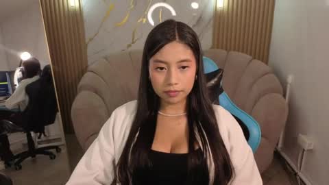 Snapshot of eimy18_b chatting on 05-09-26, 01:05 eimy18_b online show from 05-09-26, 01:05